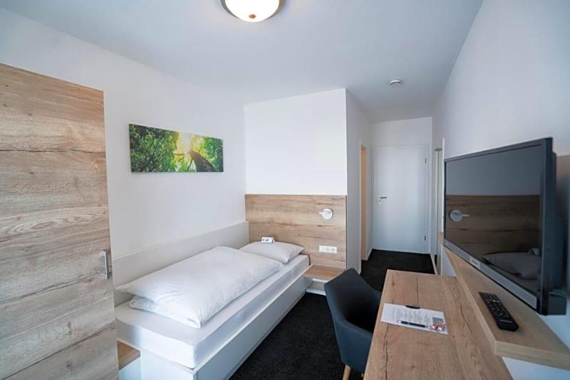 Hotel Zur Sonne image