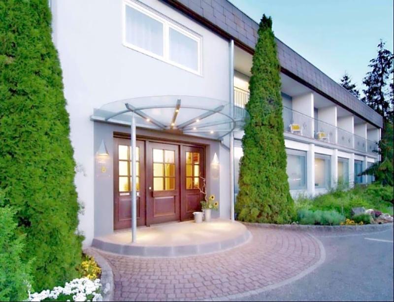 Hotel Zur Sonne image