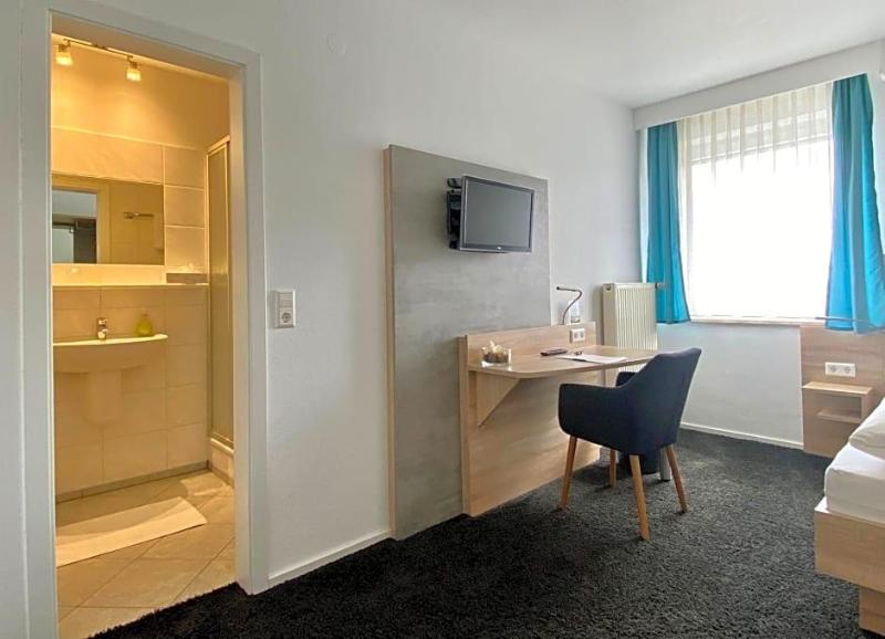 Hotel Zur Sonne image