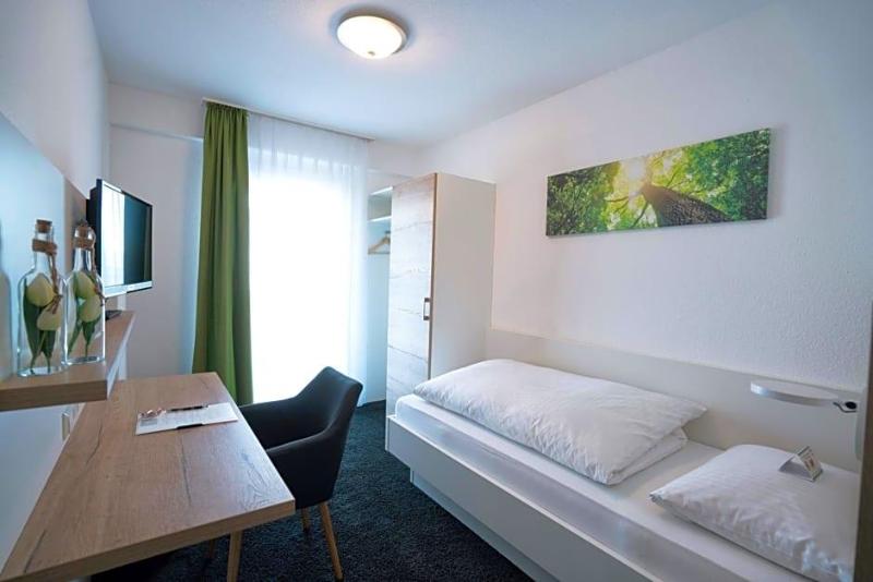 Hotel Zur Sonne image