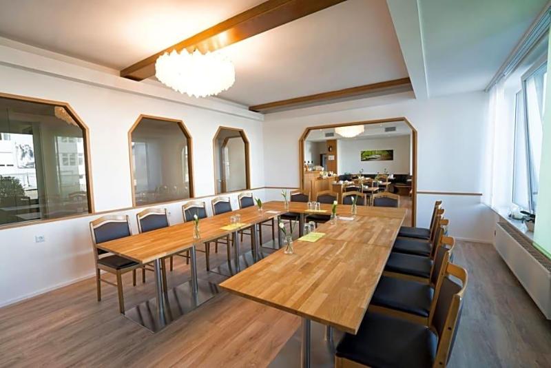 Hotel Zur Sonne image
