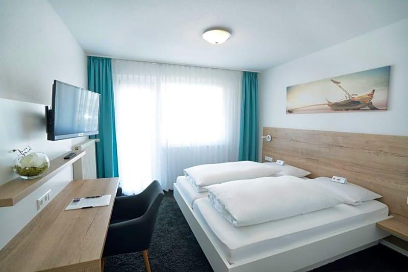 Hotel Zur Sonne image