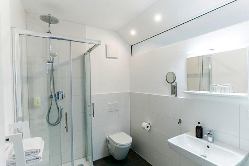 Hotel Zur Sonne image