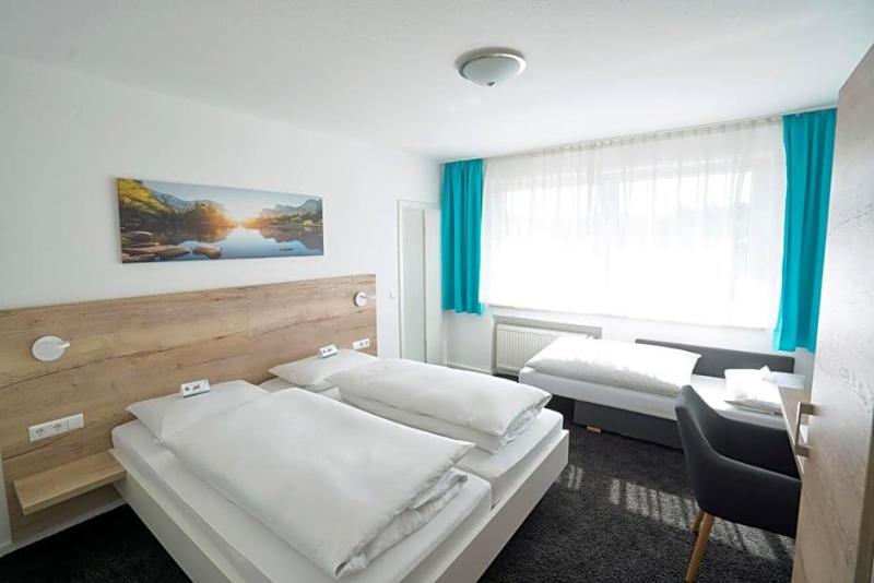 Hotel Zur Sonne image