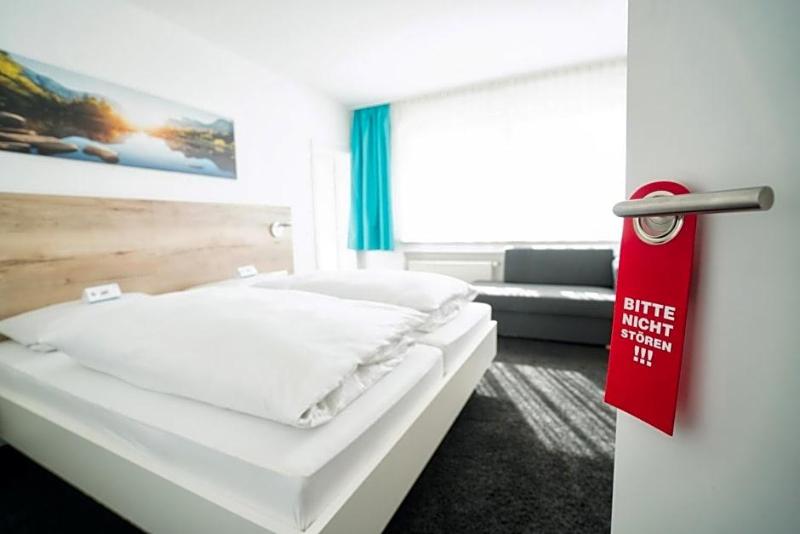 Hotel Zur Sonne image