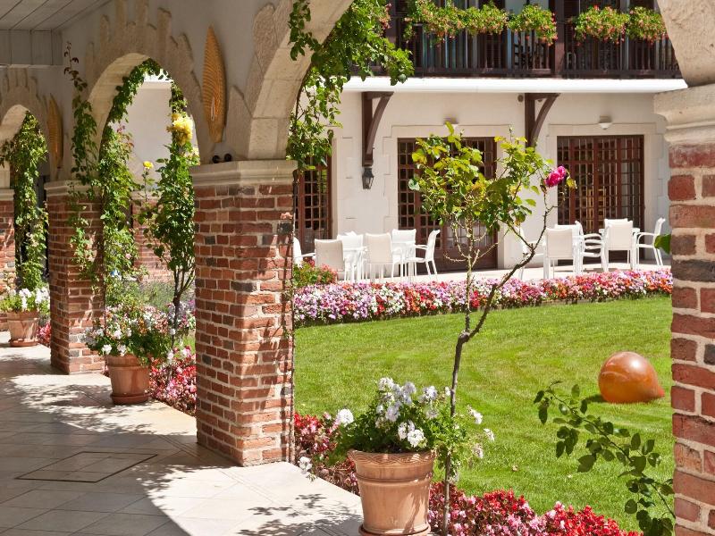 Relais De La Poste image