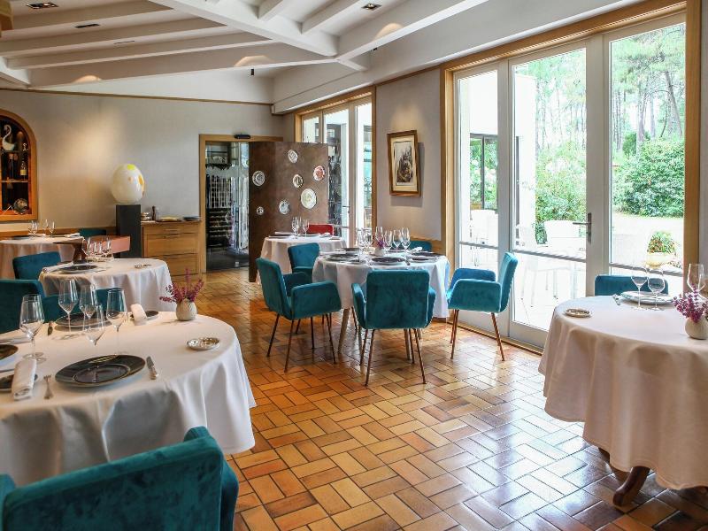 Relais De La Poste image