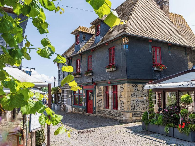 L Absinthe Hotel image
