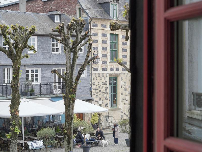L Absinthe Hotel image