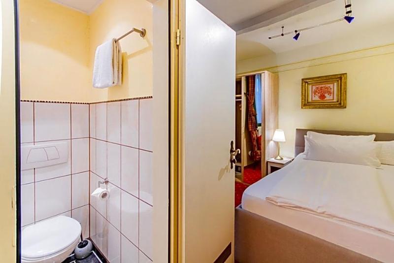 Hotel Weinhaus Weiler image