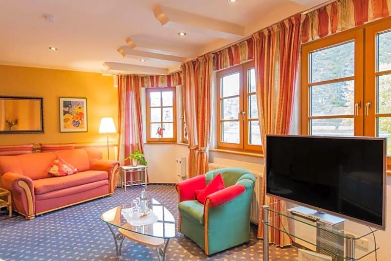 Hotel Weinhaus Weiler image