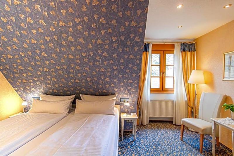 Hotel Weinhaus Weiler image