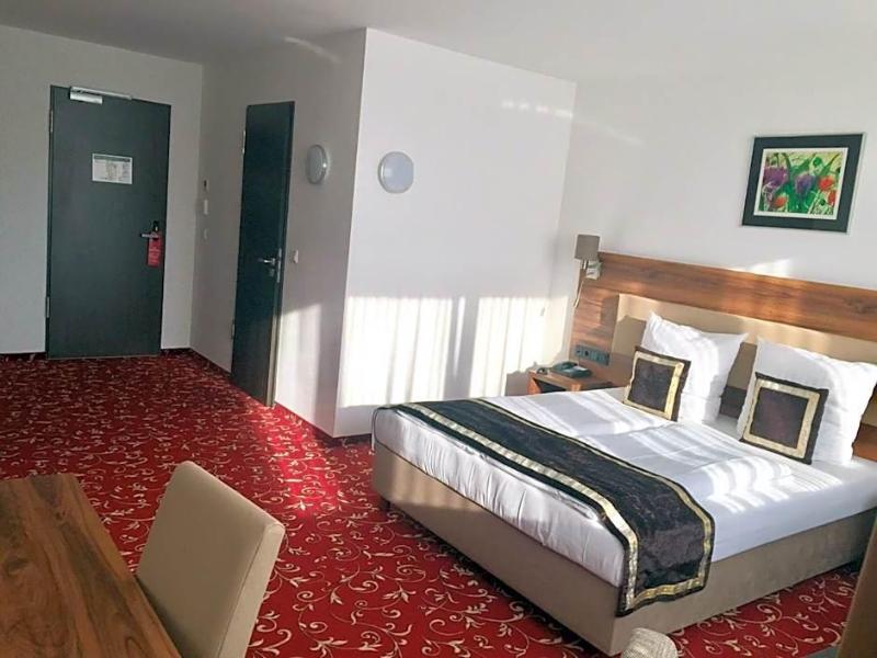 Hotel Luna — general view