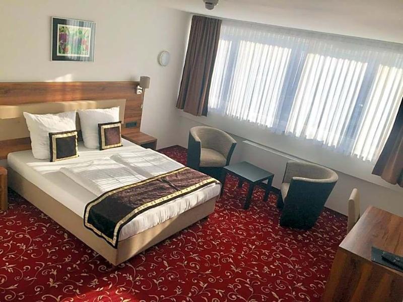 Hotel Luna image