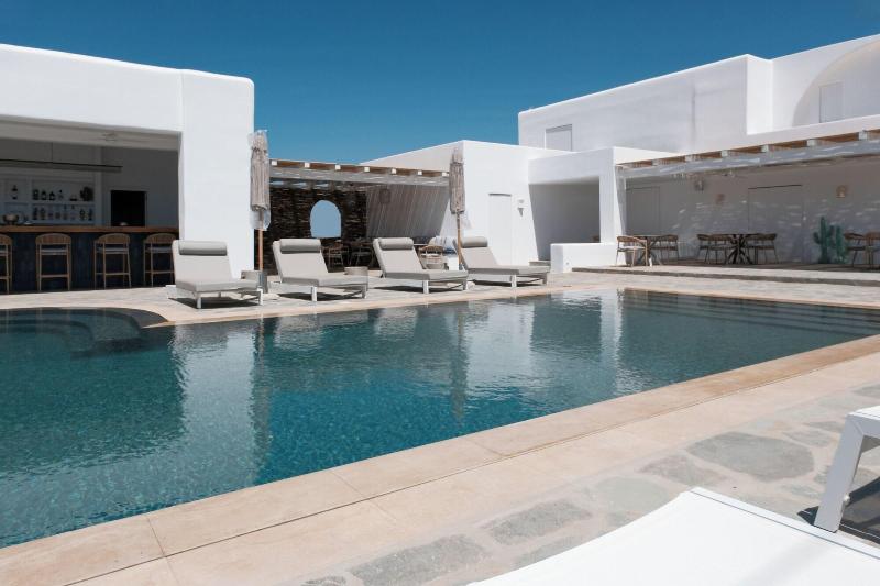 Kameo Antiparos image