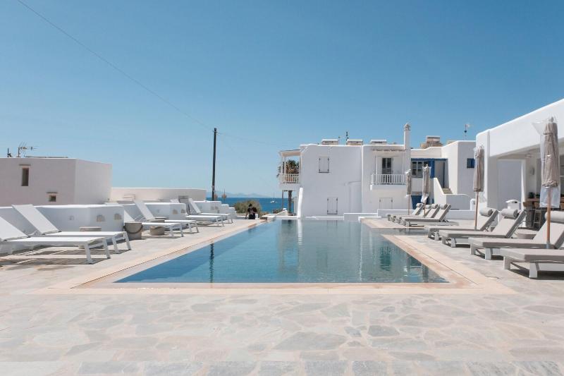 Kameo Antiparos image