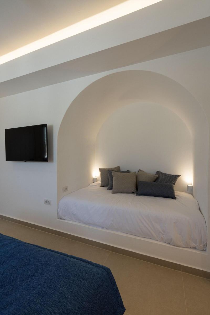 Kameo Antiparos image