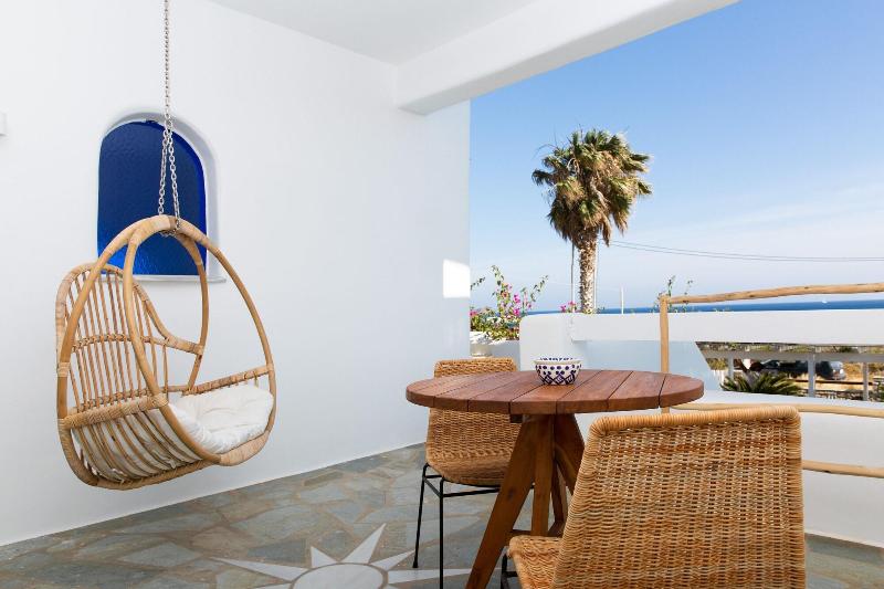 Kameo Antiparos image