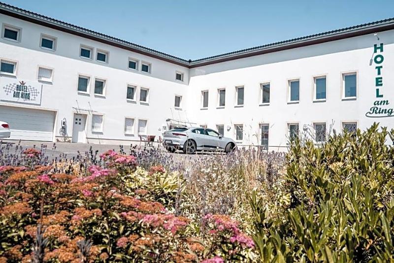 Land Gut Hotel Am Ring image