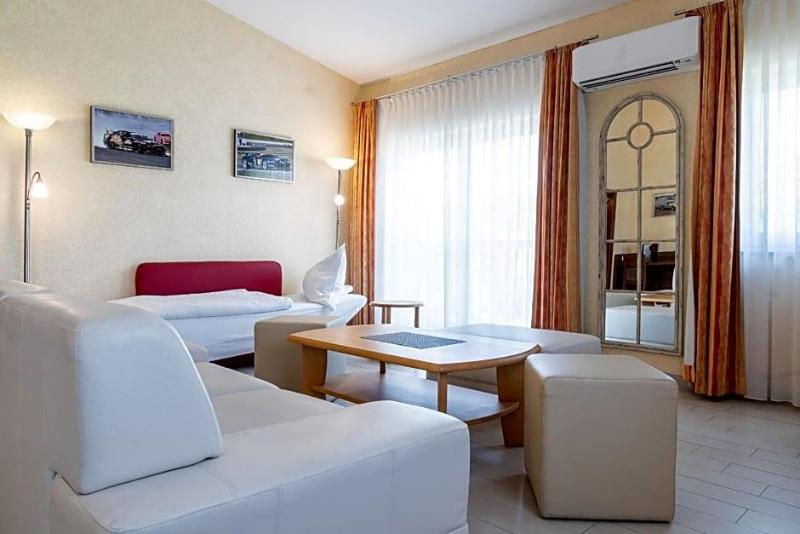 Land Gut Hotel Am Ring image