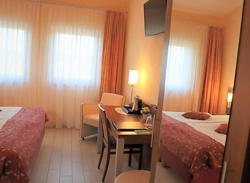 Land Gut Hotel Am Ring image