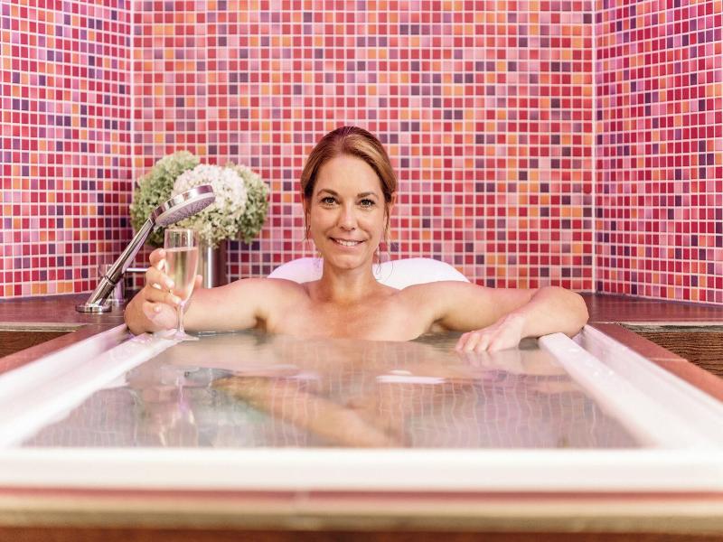 Thermenhotel Gesundheits Bad Buchau image
