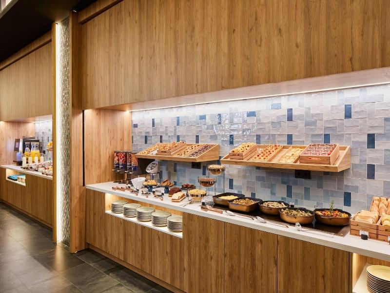 Four Points By Sheraton Barcelona Airport image