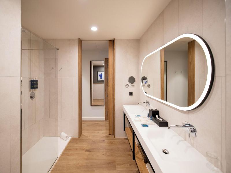 Four Points By Sheraton Barcelona Airport image