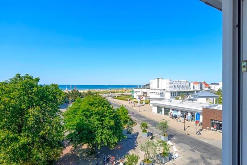 Ostseehotel Warnemv Nde — exterior view