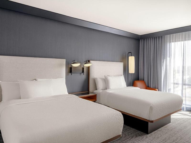 Residence Inn Milwaukee Brookfield At Pop image