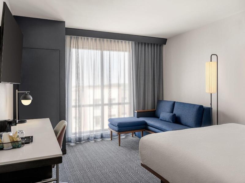 Residence Inn Milwaukee Brookfield At Pop image