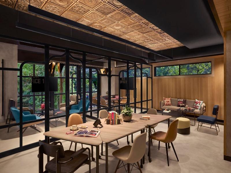 Moxy Mumbai Andheri West image
