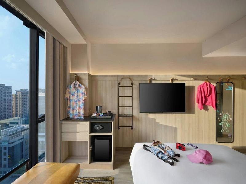 Moxy Mumbai Andheri West image