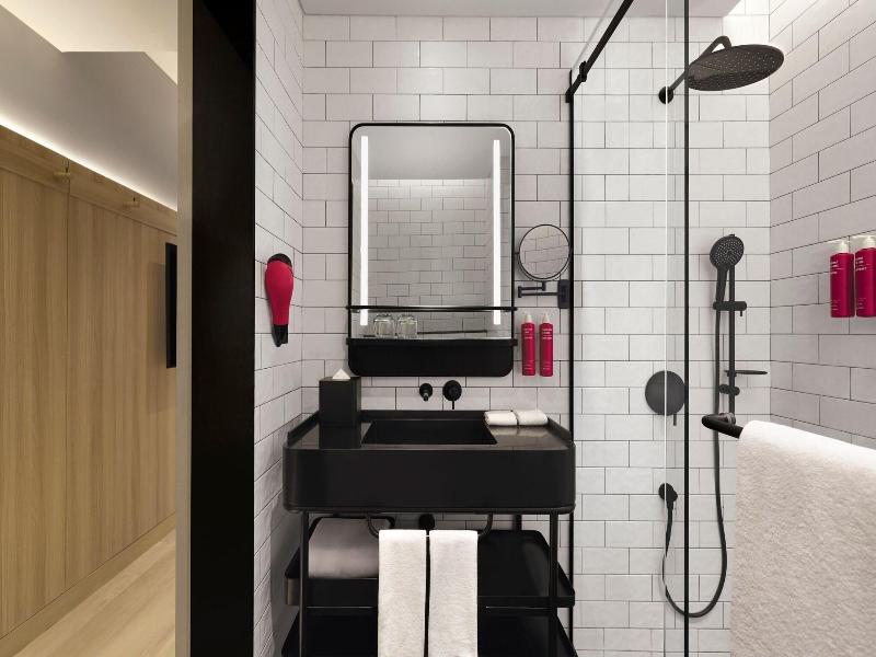 Moxy Mumbai Andheri West image