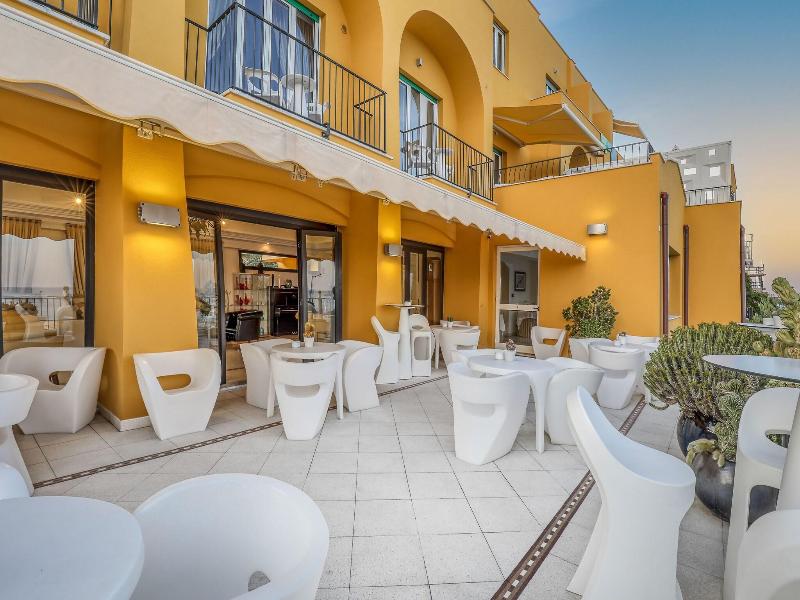 Hotel Albatros Varigotti image