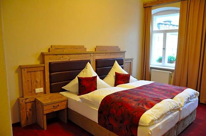Hotel Goldner Lv We image