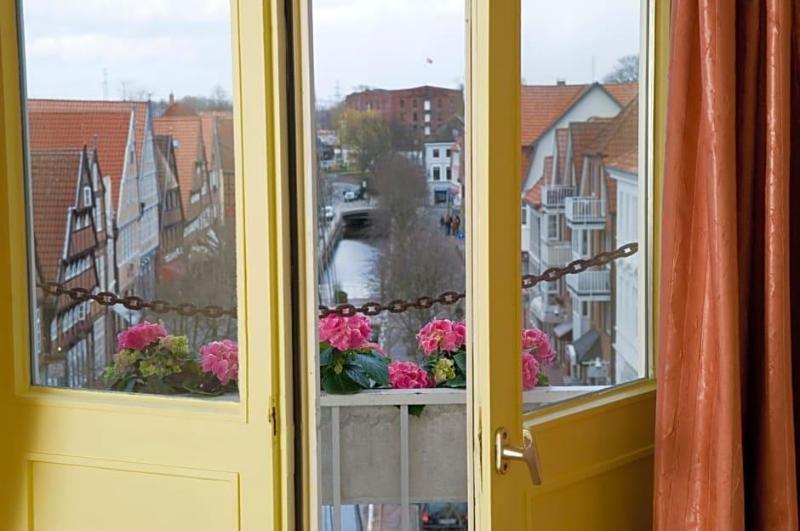 Hotel Zur Mv Hle image