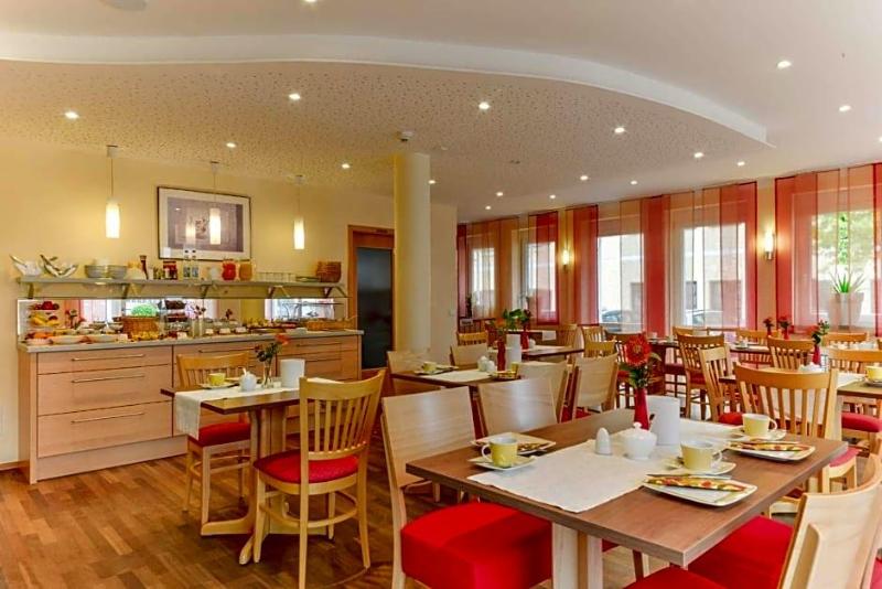 Hotel Peterhof image