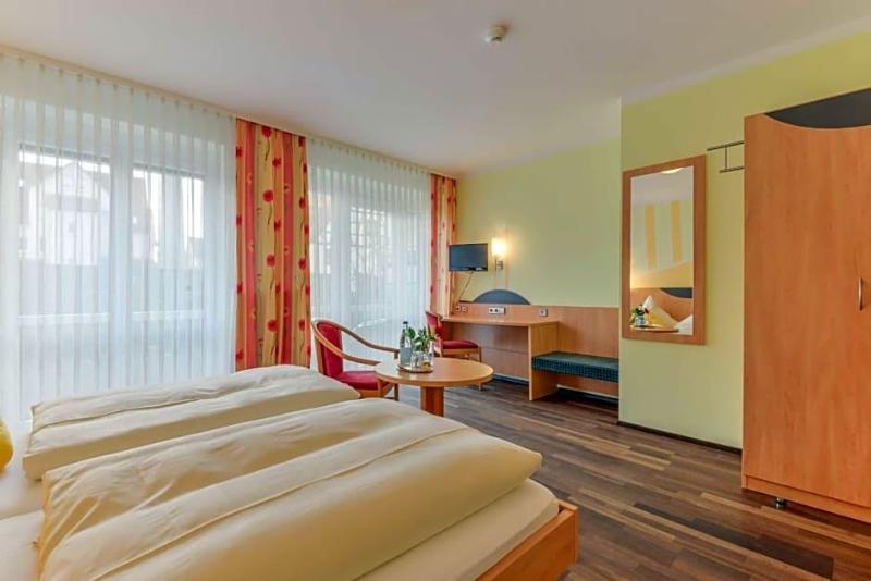 Hotel Peterhof image