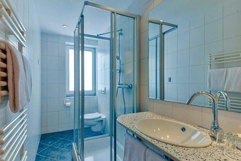 Hotel Peterhof image
