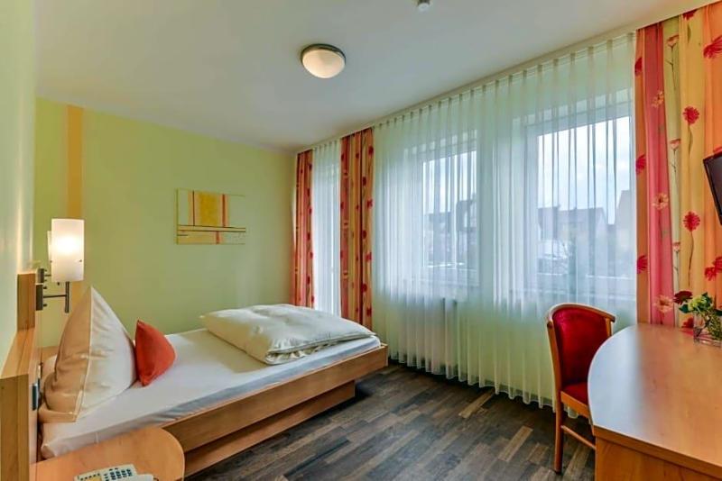 Hotel Peterhof image