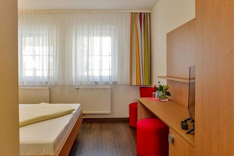 Hotel Peterhof image