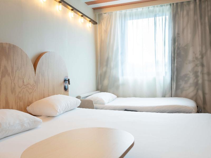 Ibis Styles Montauban image
