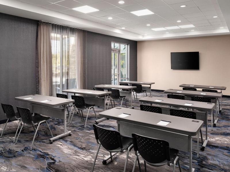 Fairfield By Marriott Inn Suites Waycross