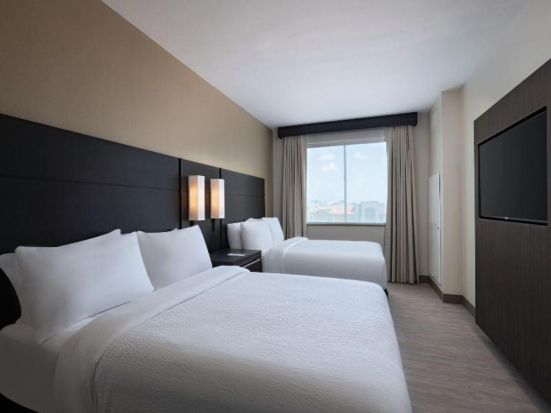 SUITE TWO QUEEN BEDS ONE BEDROOM