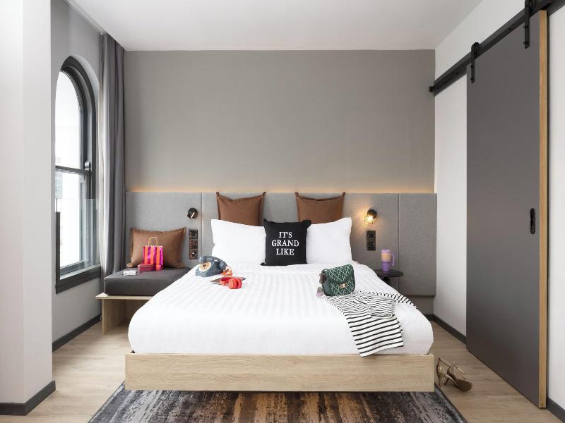 Moxy Cork image