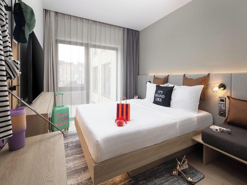 Moxy Cork image