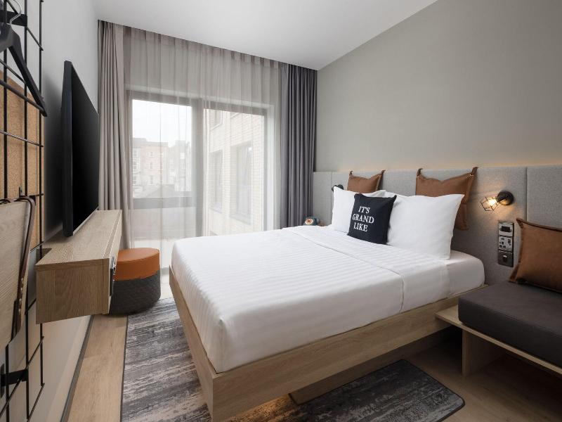 Moxy Cork image
