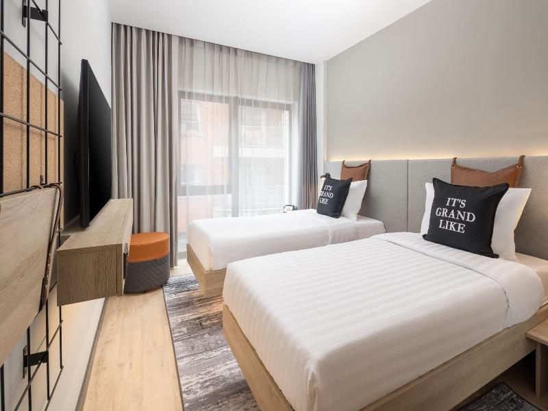 Moxy Cork image