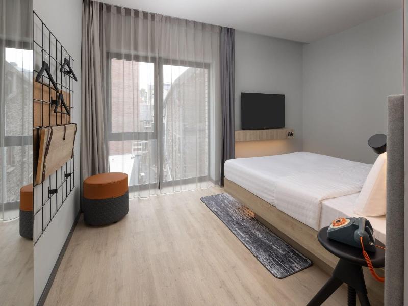 Moxy Cork image